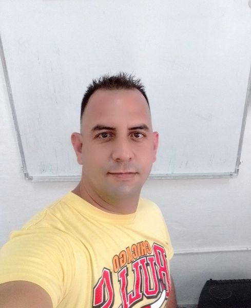 encuentra pareja