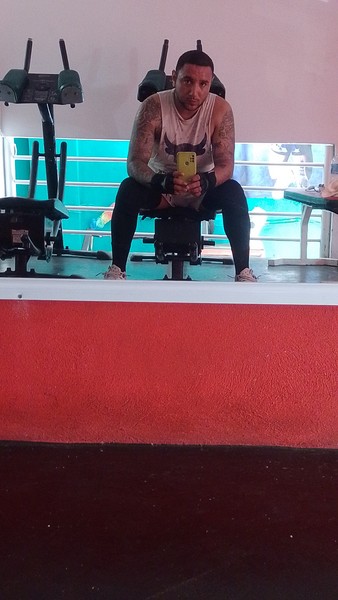 encuentra pareja