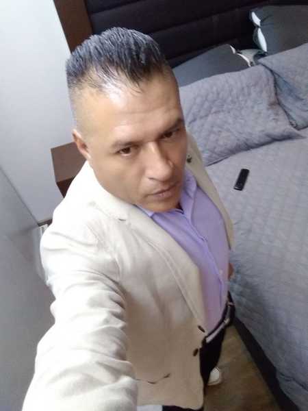 encuentra pareja